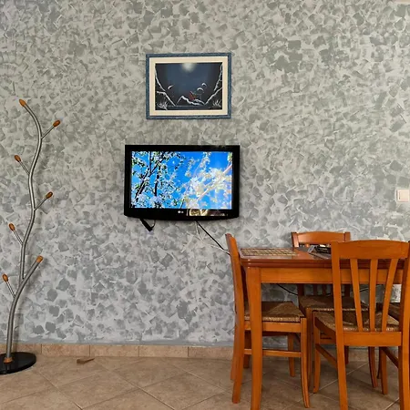 Delis Apartmán Adamantas (Milos)